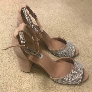 Steven Madden. Women size 8. jeweled detail